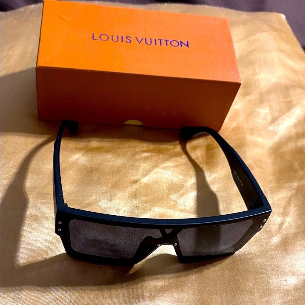 Fashion Black Sunglasses with Orange Box